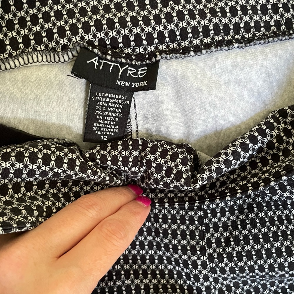 Patterned capris - Picture 3 of 4